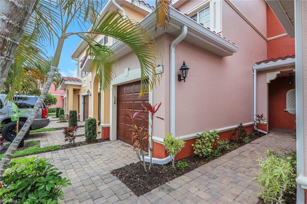 10121 Villagio Palms WAY 102