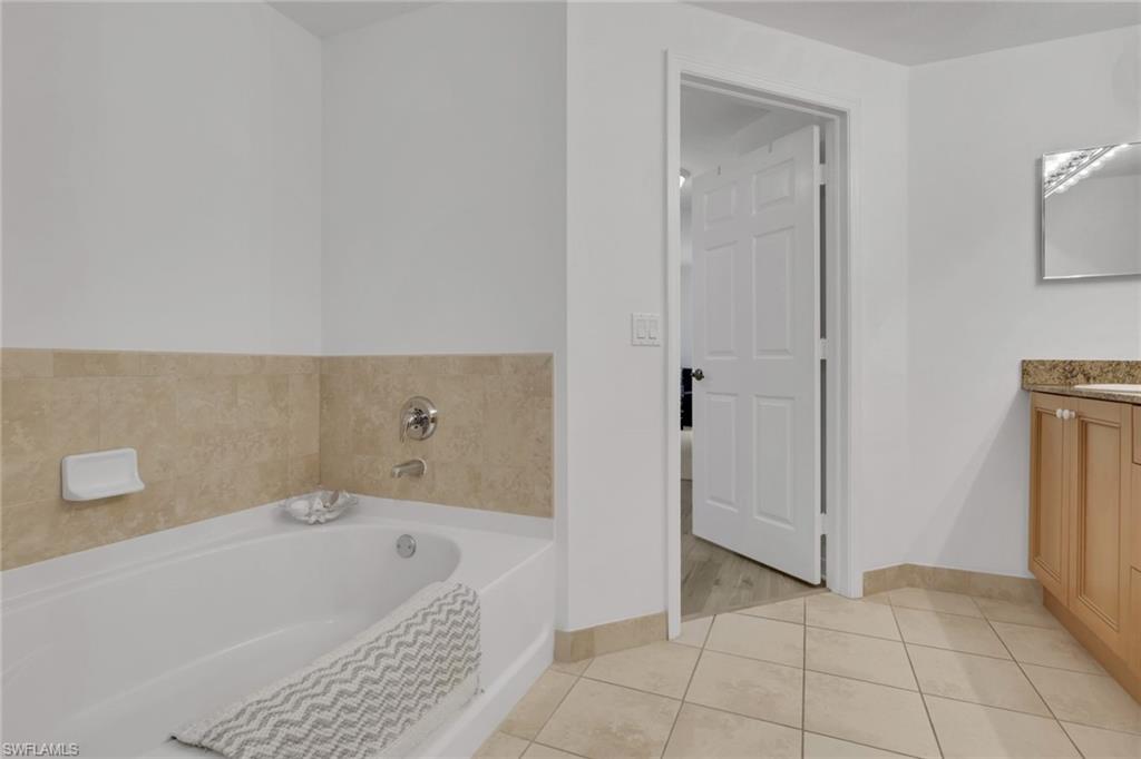 20140 Gardens CIR 208