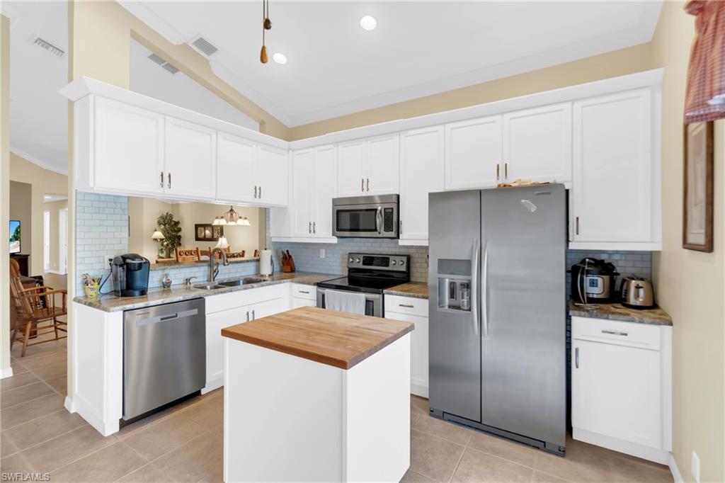 8832 Cascades Isle BLVD