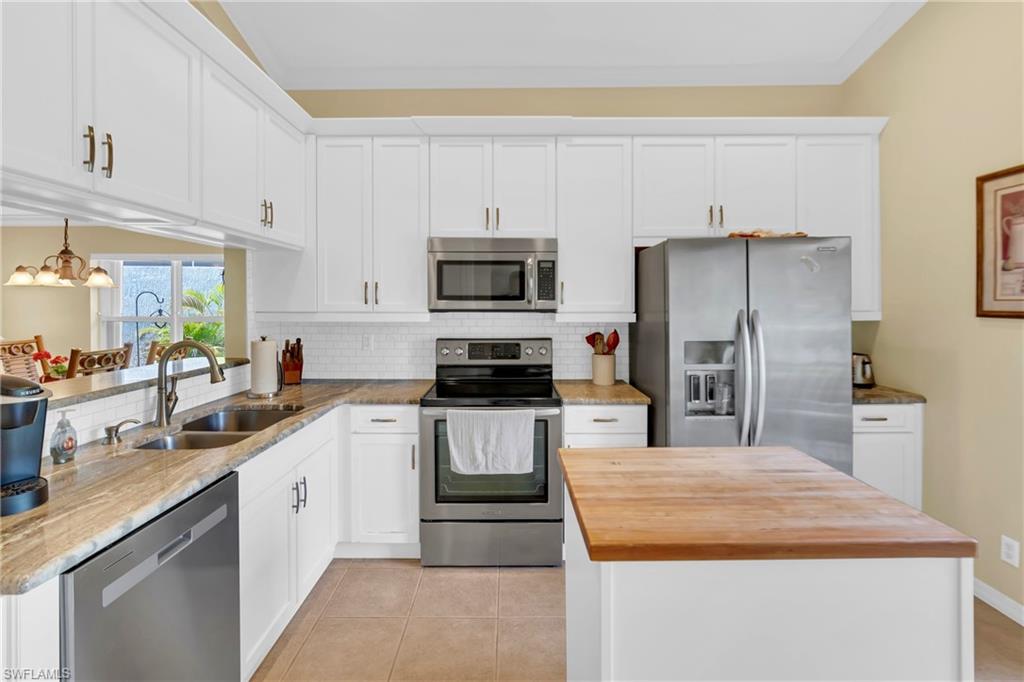 8832 Cascades Isle BLVD