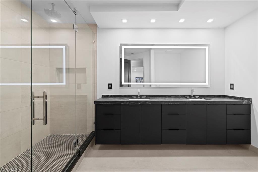 23191 Fashion Dr 8106