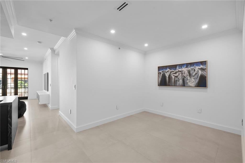 23191 Fashion Dr 8106