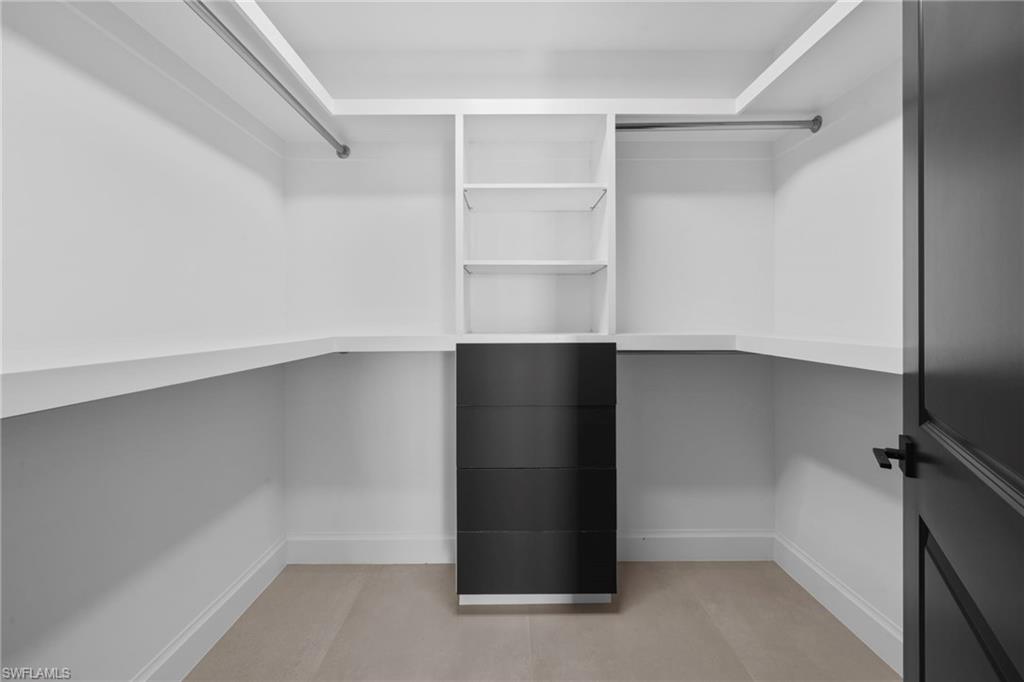 23191 Fashion Dr 8106