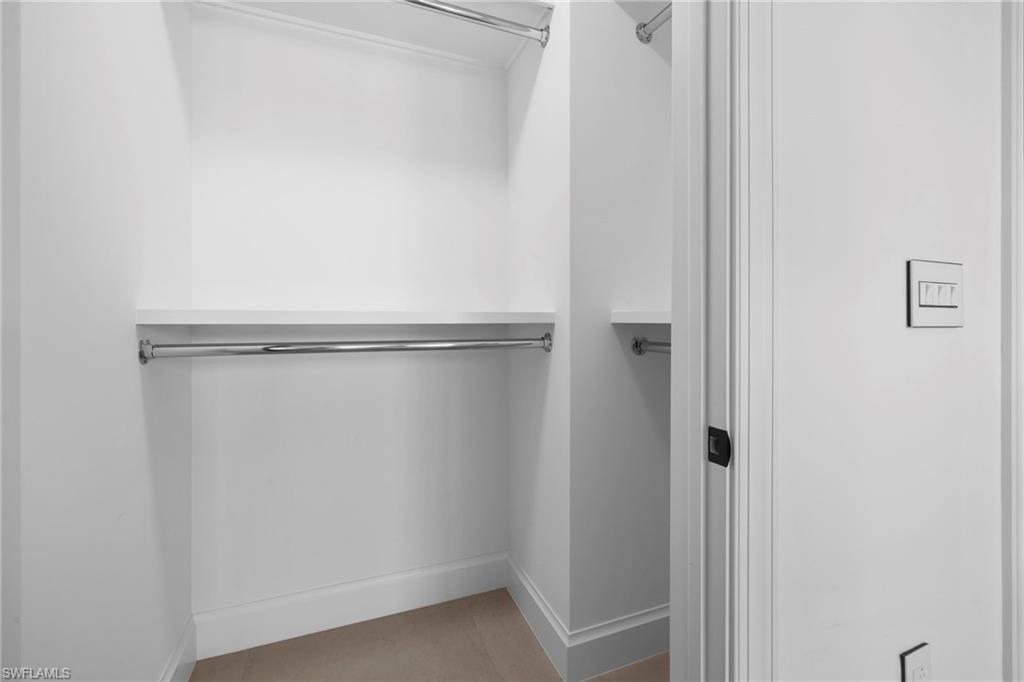 23191 Fashion Dr 8106