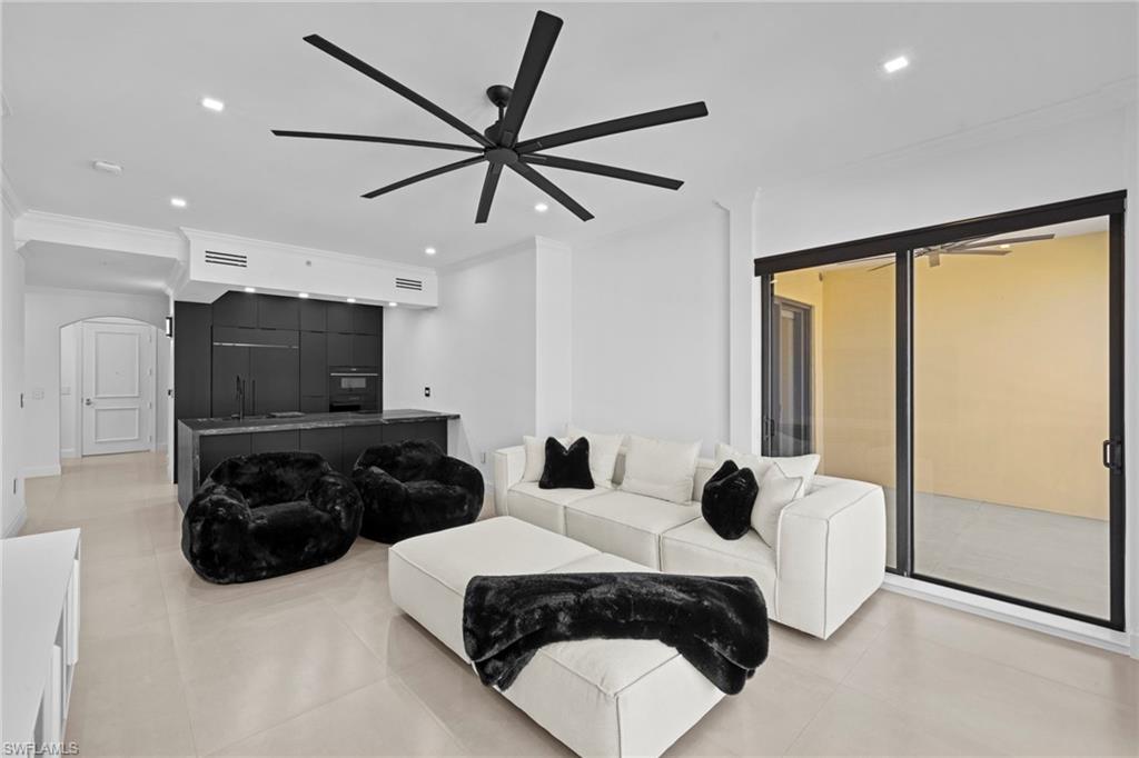 23191 Fashion Dr 8106