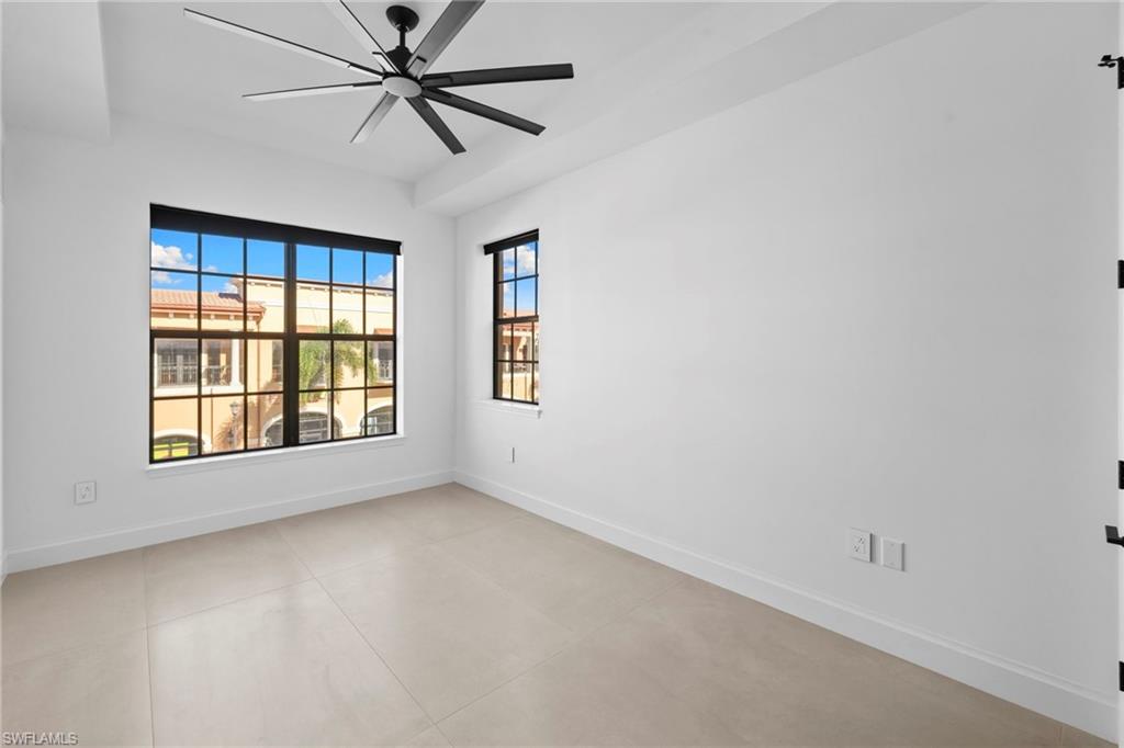 23191 Fashion Dr 8106