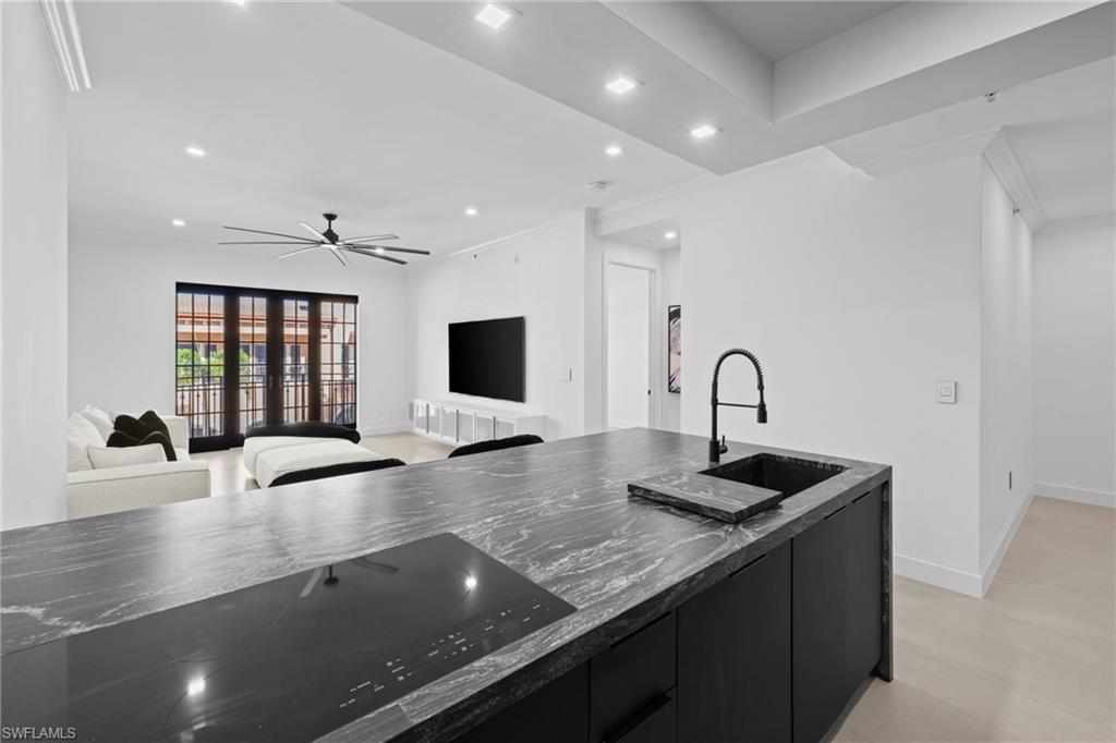 23191 Fashion Dr 8106