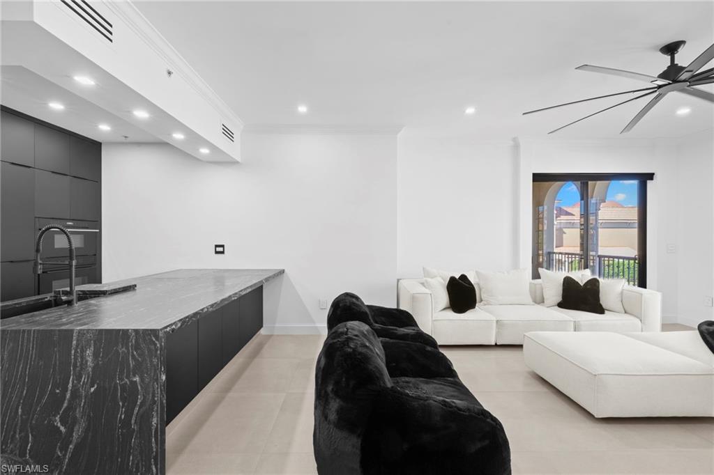 23191 Fashion Dr 8106