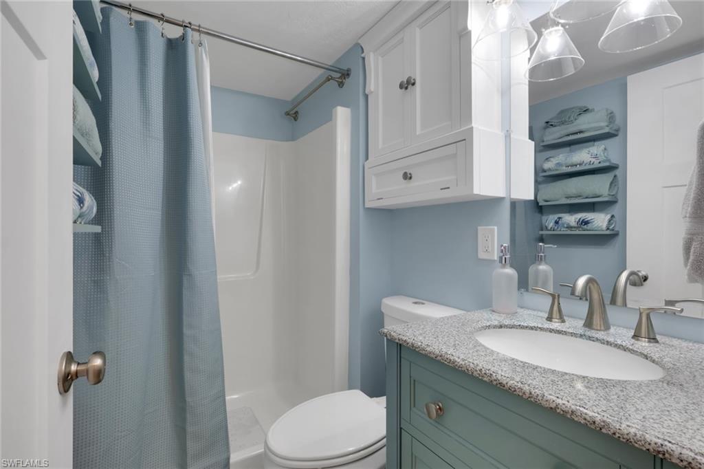 2121 Collier AVE 508