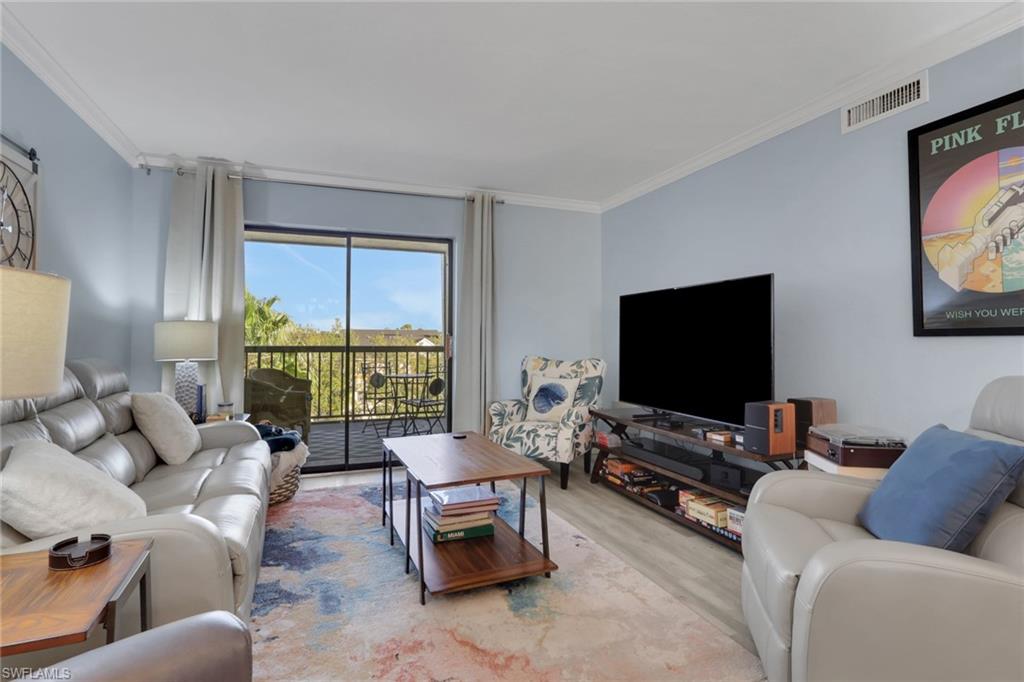 2121 Collier AVE 508