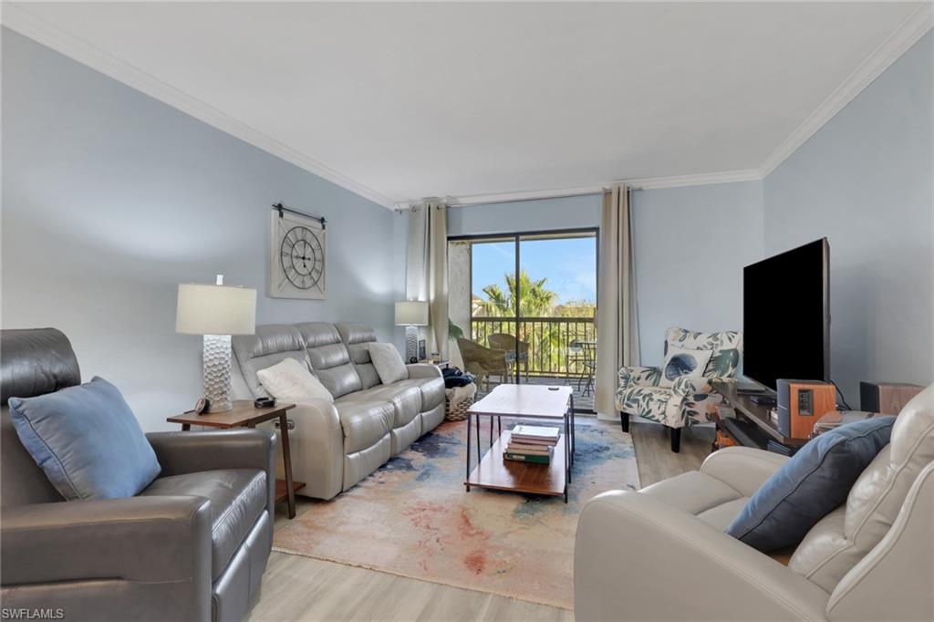 2121 Collier AVE 508
