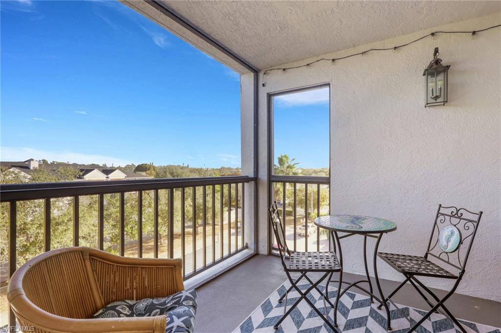 2121 Collier AVE 508