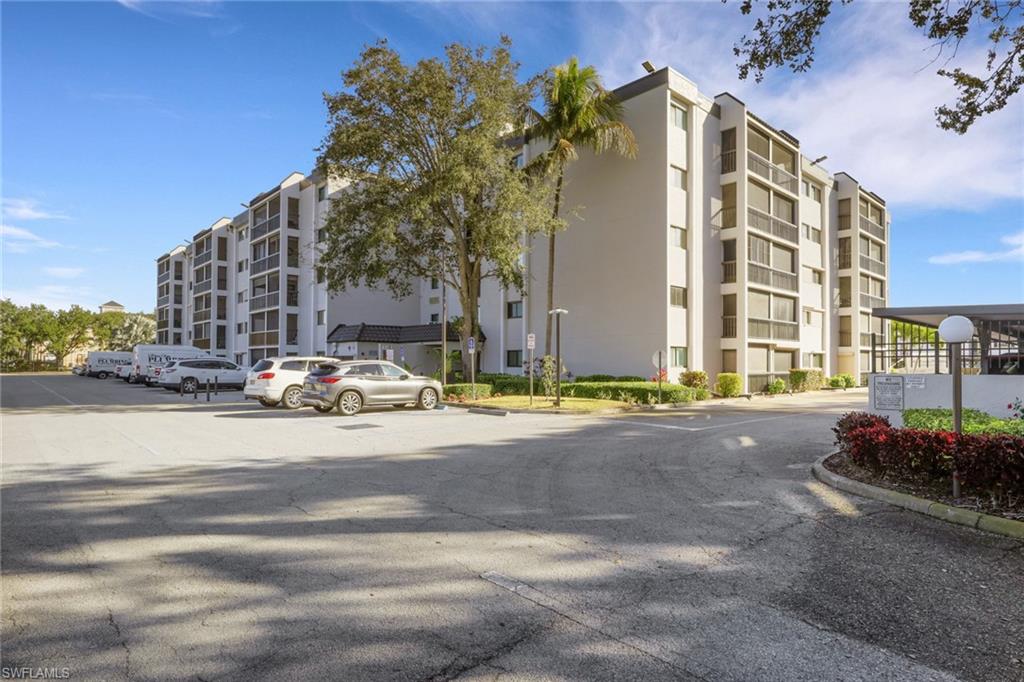 2121 Collier AVE 508