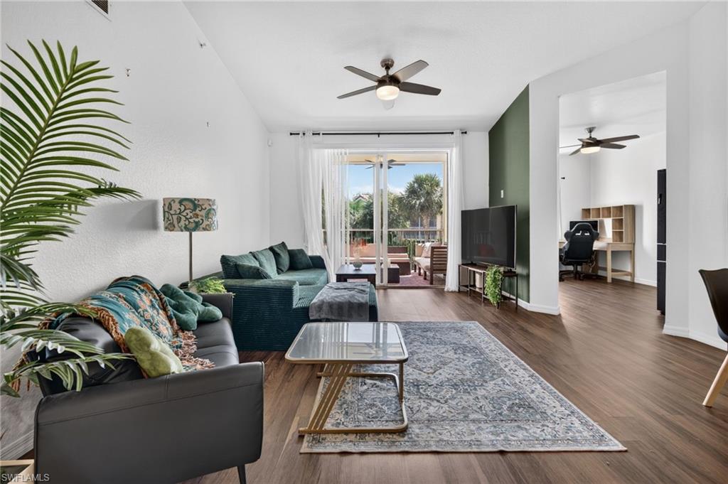 20254 Royal Villagio CT 203