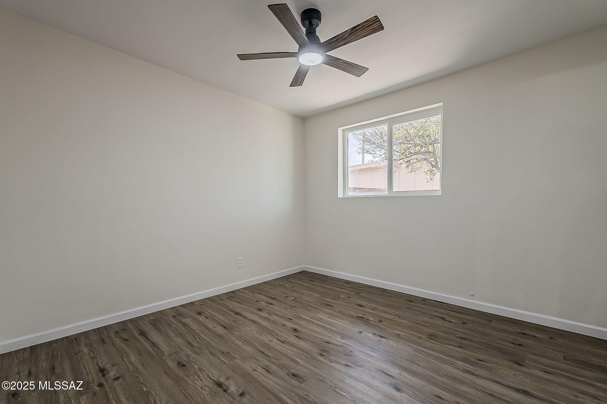 6833 E Calle Marte