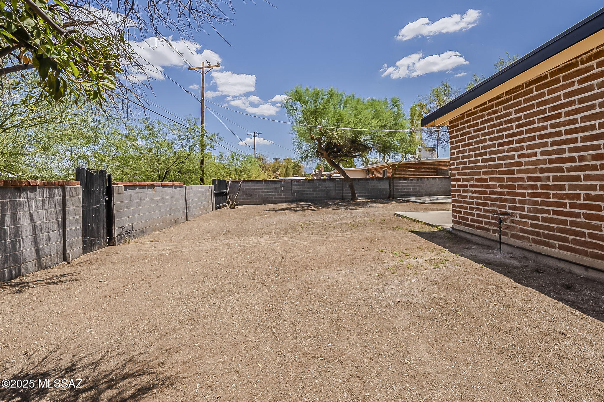 6833 E Calle Marte