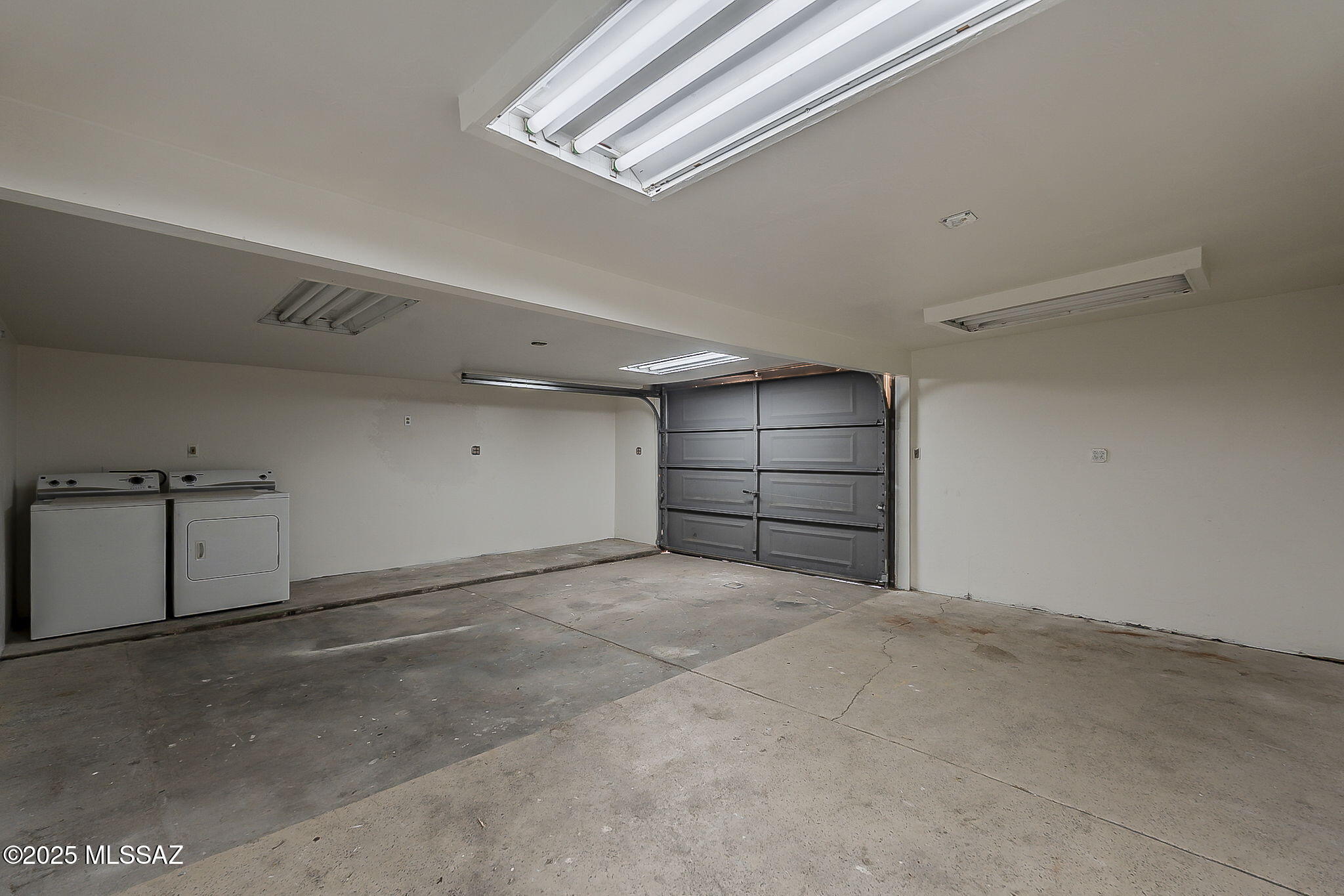 6833 E Calle Marte