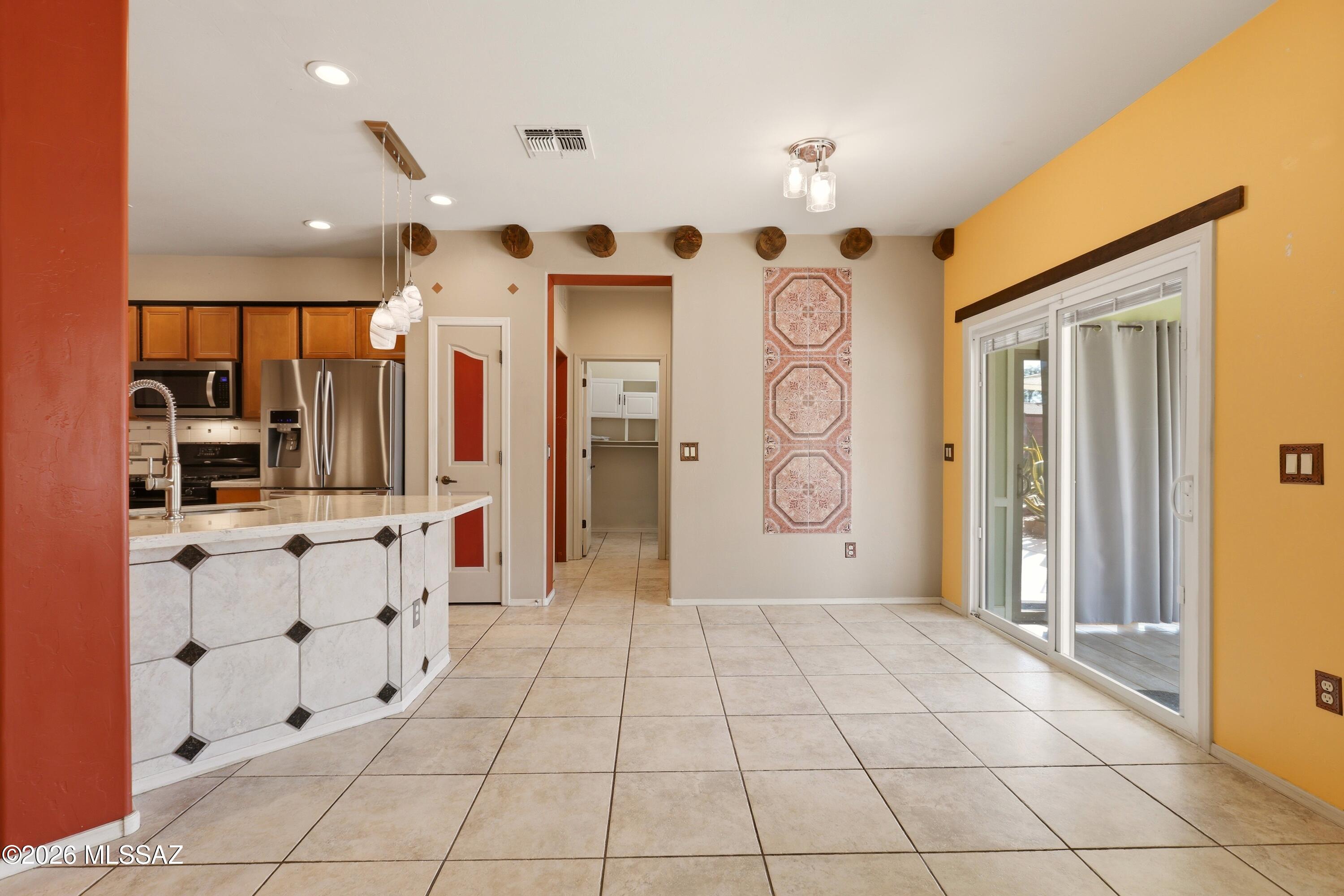 2086 W Cave Cotton Loop