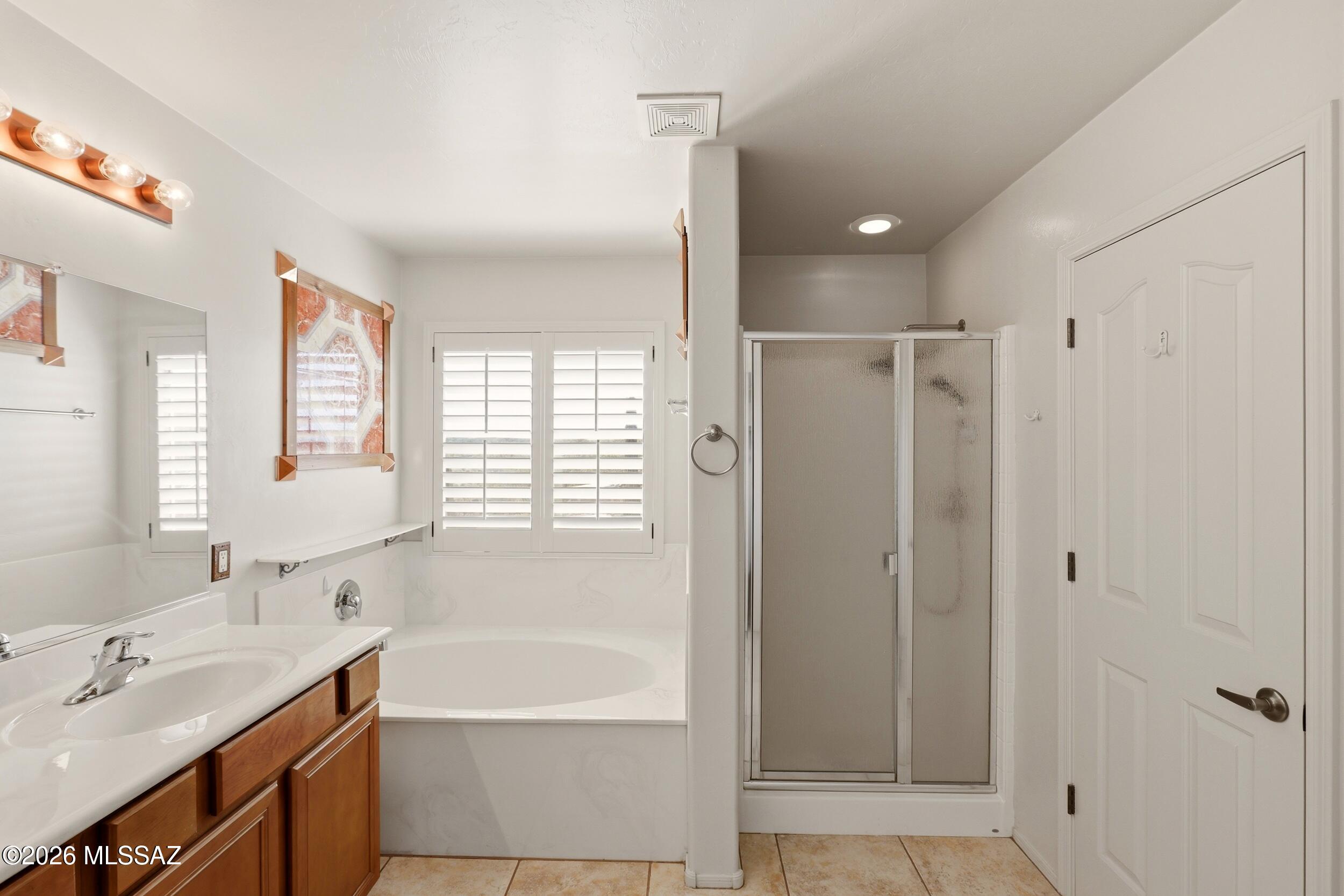 2086 W Cave Cotton Loop