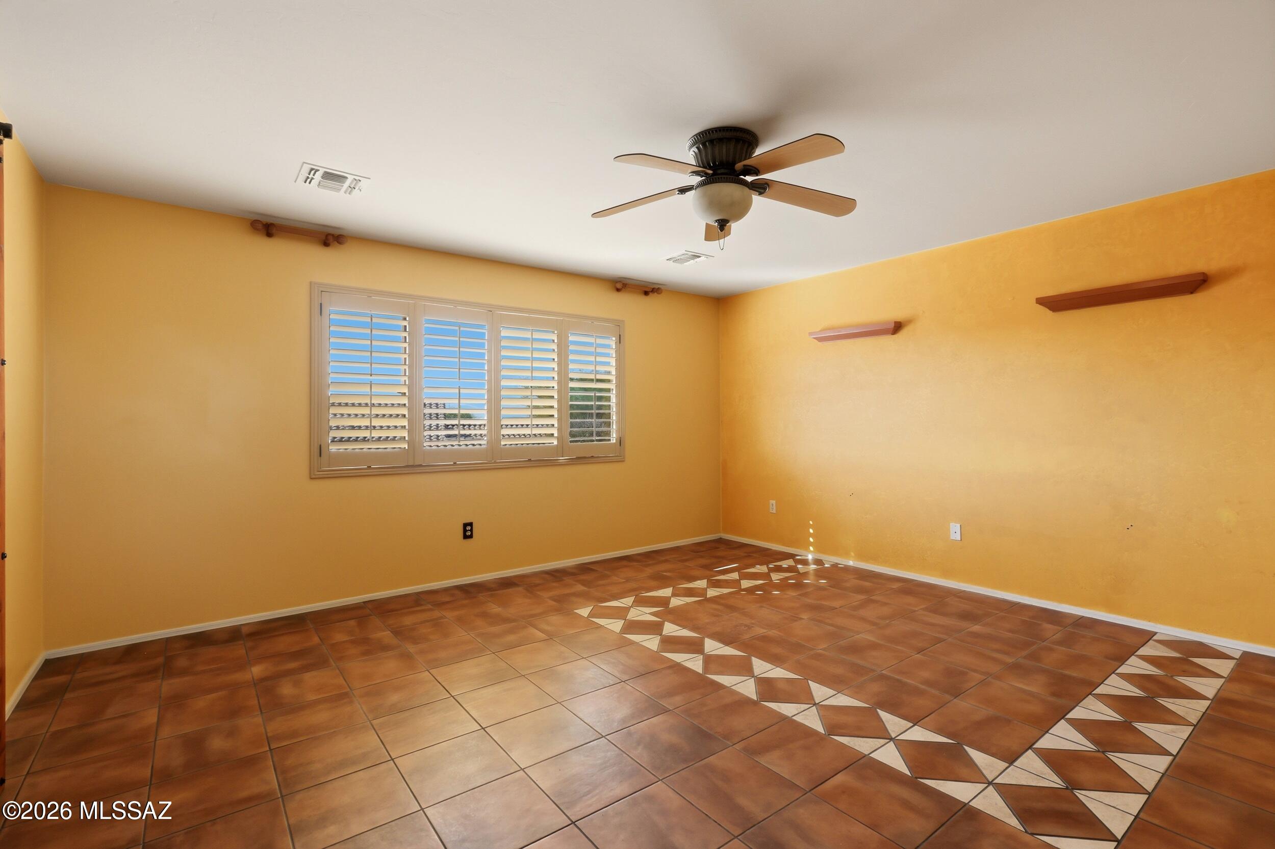 2086 W Cave Cotton Loop