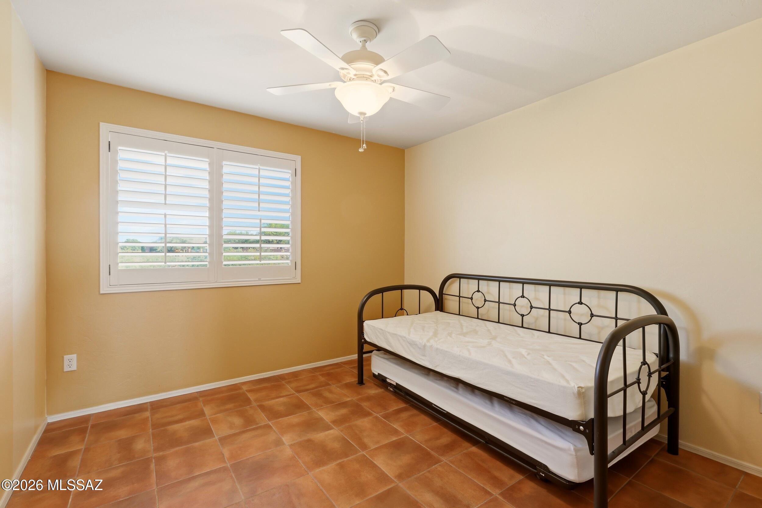 2086 W Cave Cotton Loop