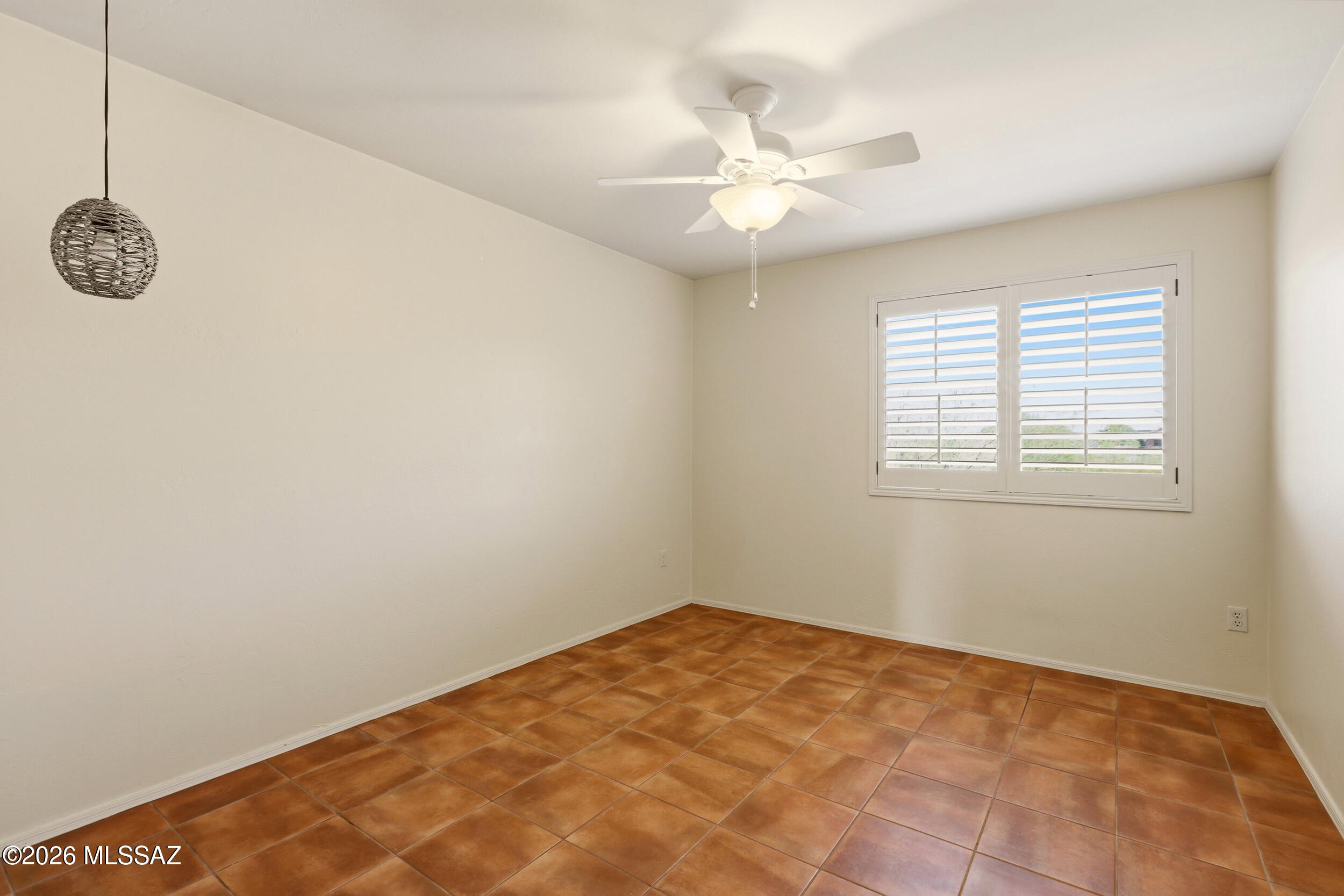 2086 W Cave Cotton Loop