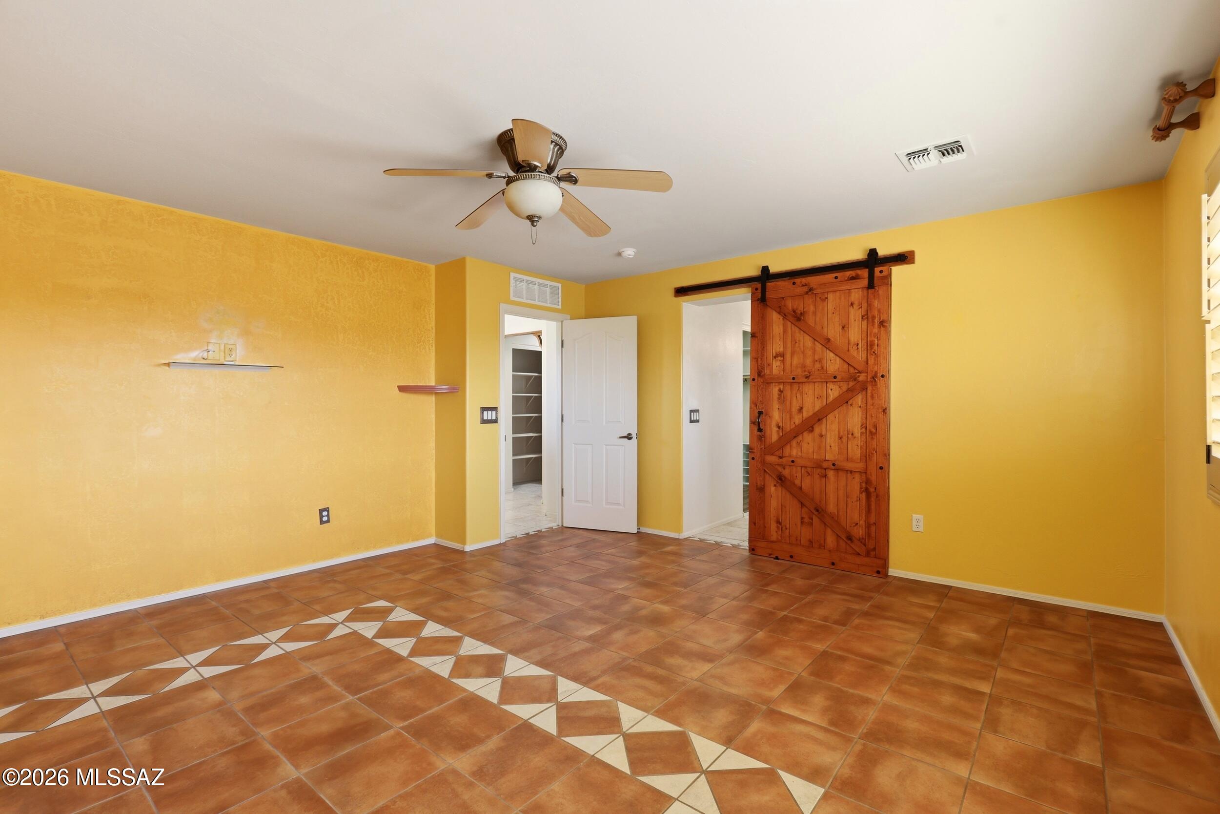 2086 W Cave Cotton Loop