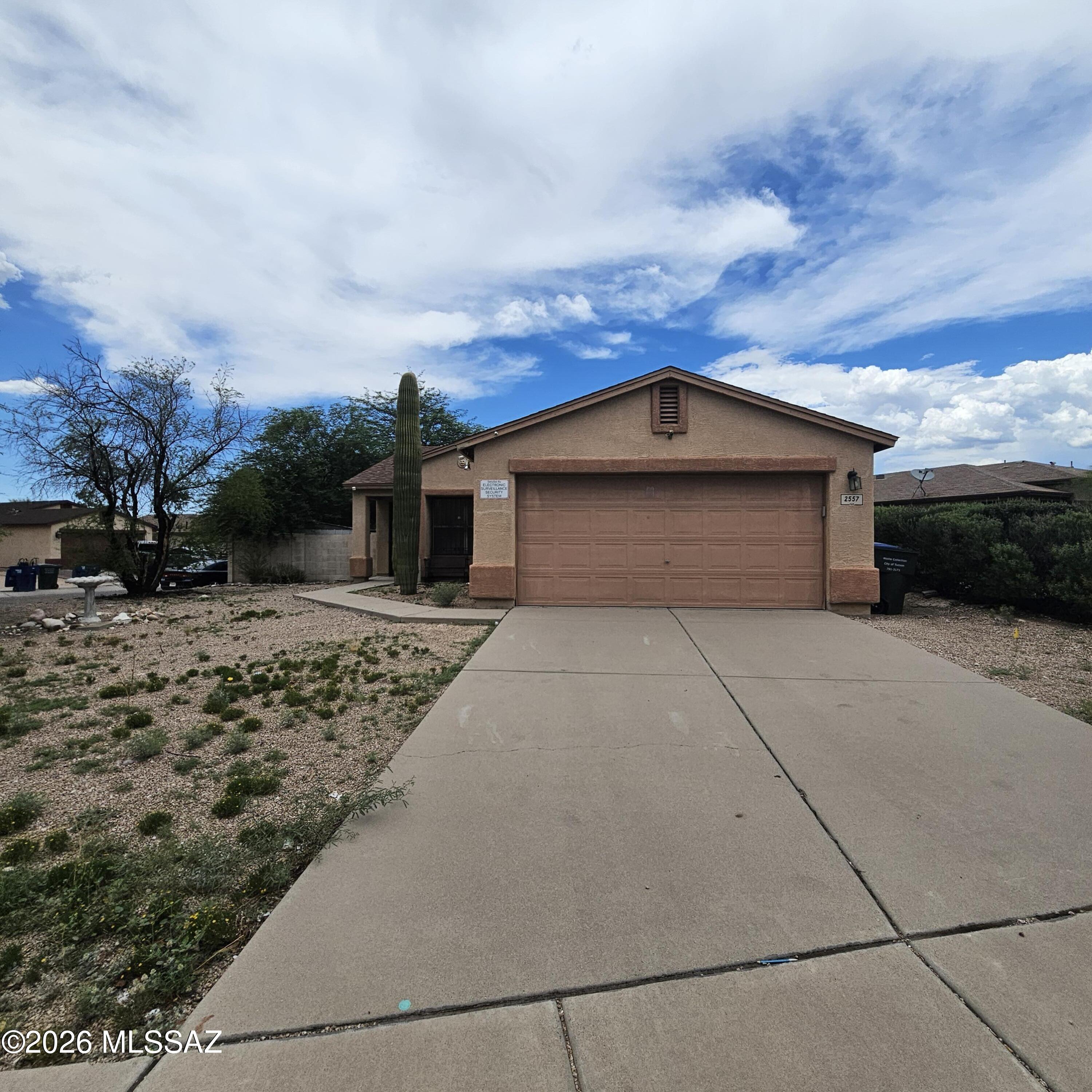 2557 E Cambridge Ring Drive