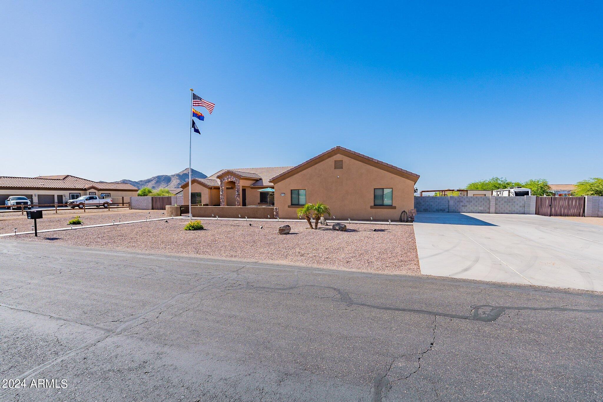6730 Gelding Lane