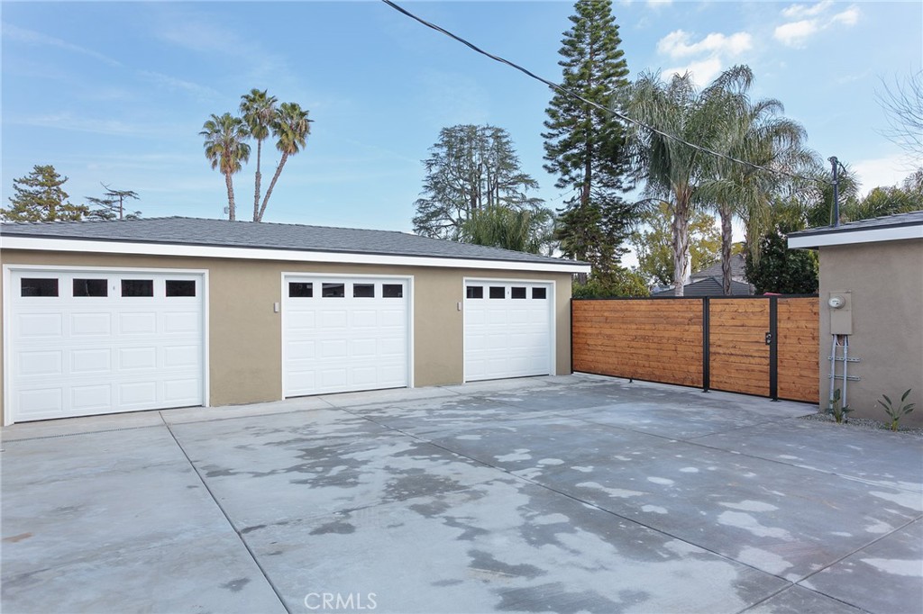 814 Encino Place