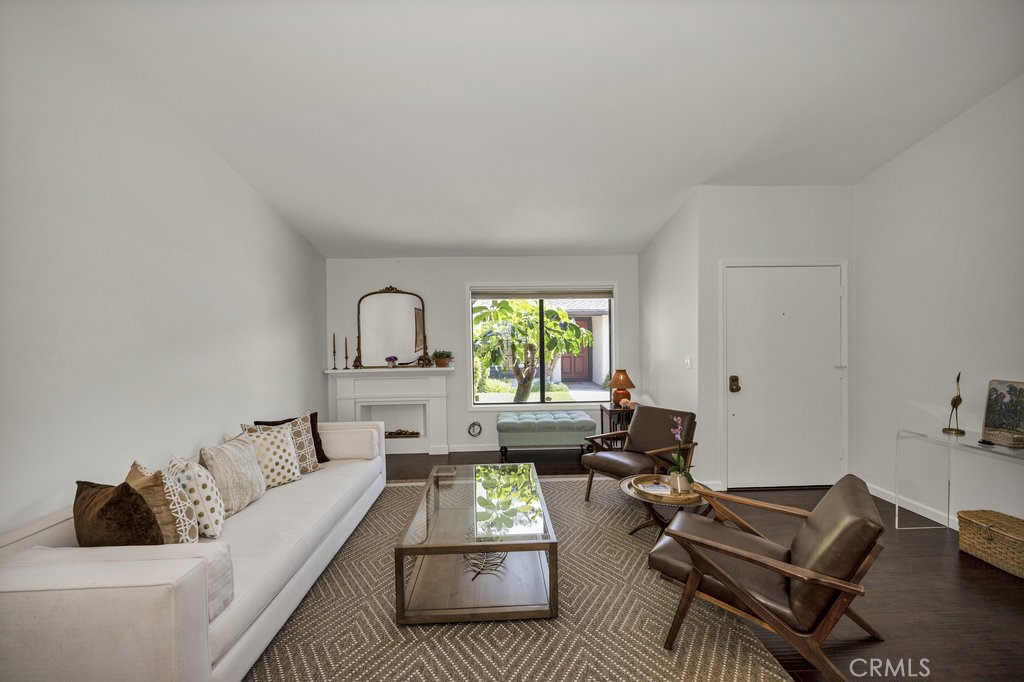 286 W Montecito Avenue M