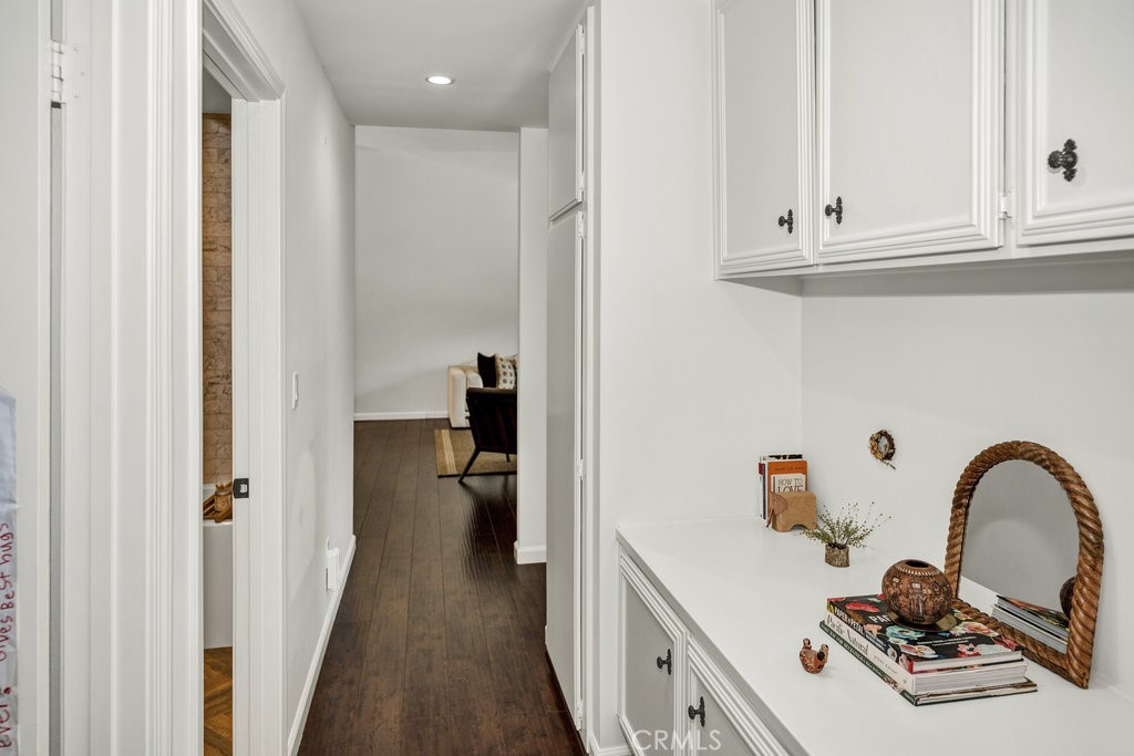 286 W Montecito Avenue M