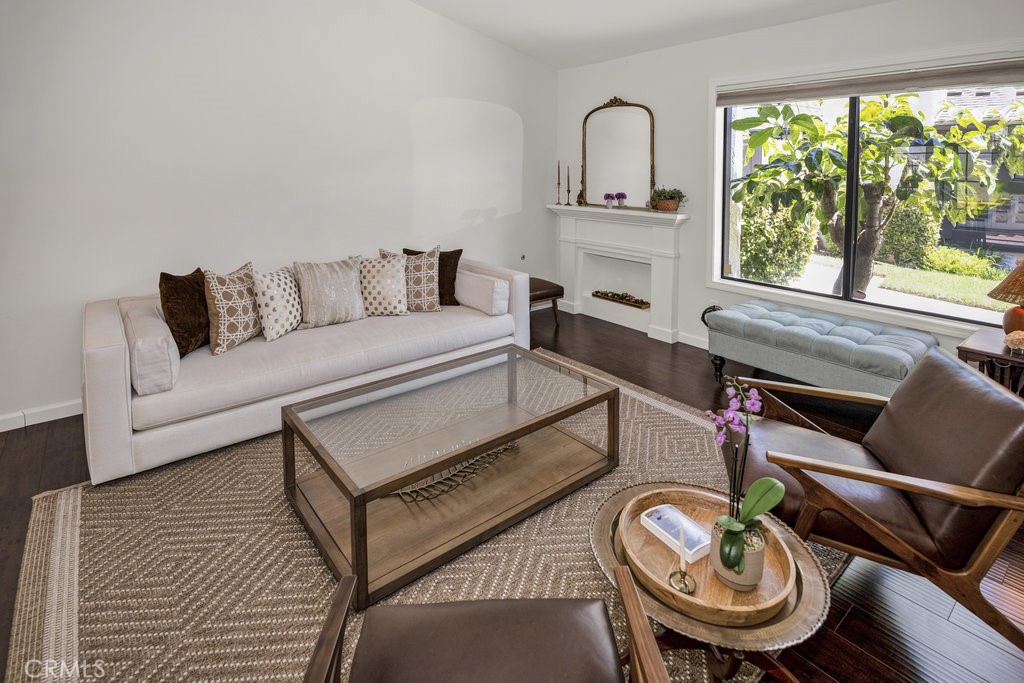 286 W Montecito Avenue M