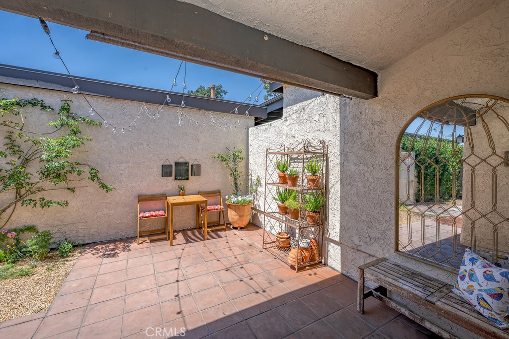 286 W Montecito Avenue M