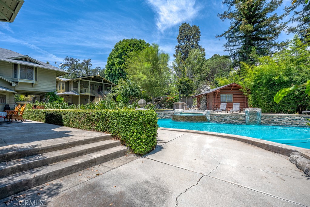 481 W Highland Avenue
