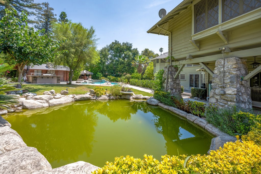 481 W Highland Avenue