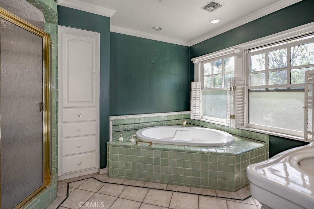 481 W Highland Avenue