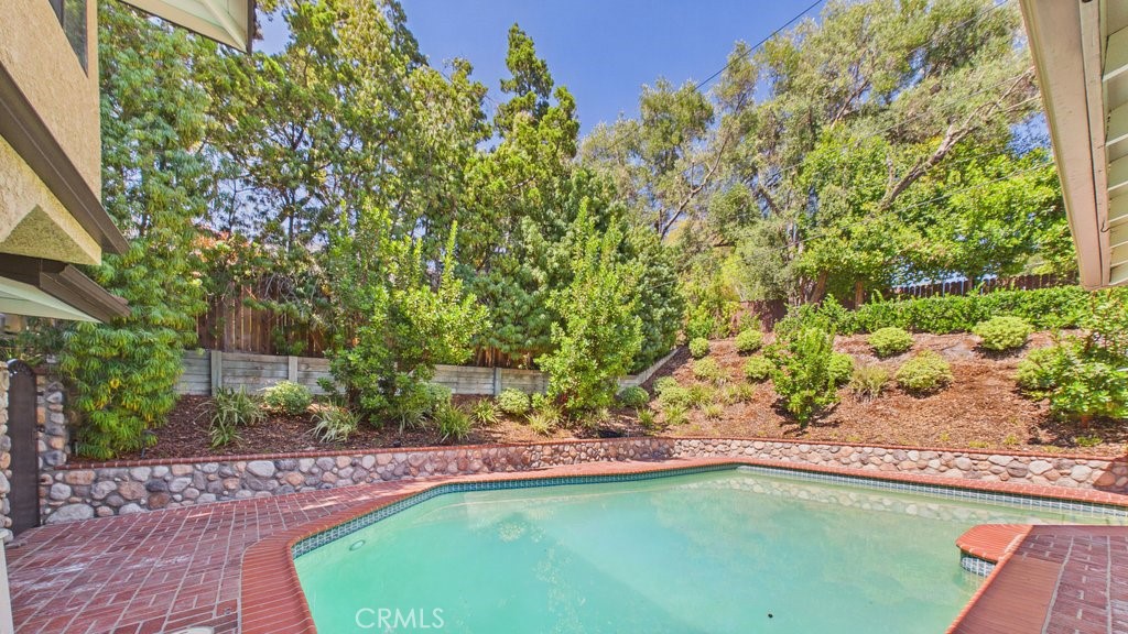 340 Toyon