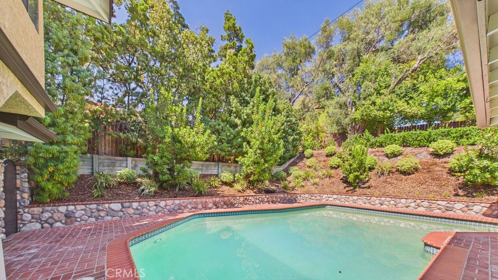 340 Toyon