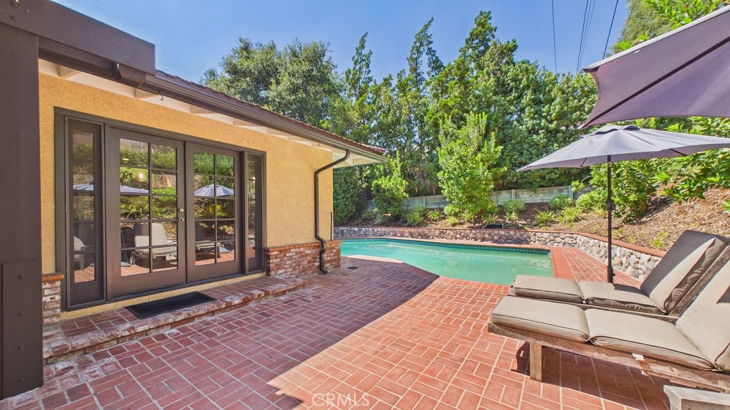 340 Toyon
