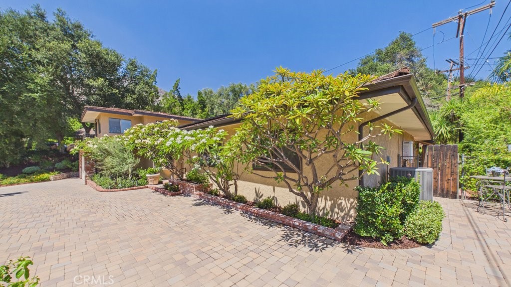 340 Toyon