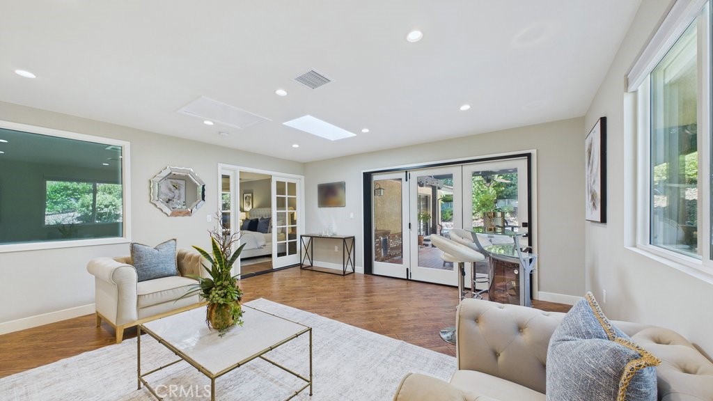 340 Toyon
