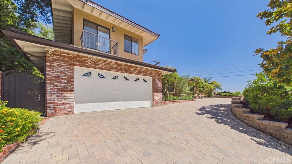 340 Toyon