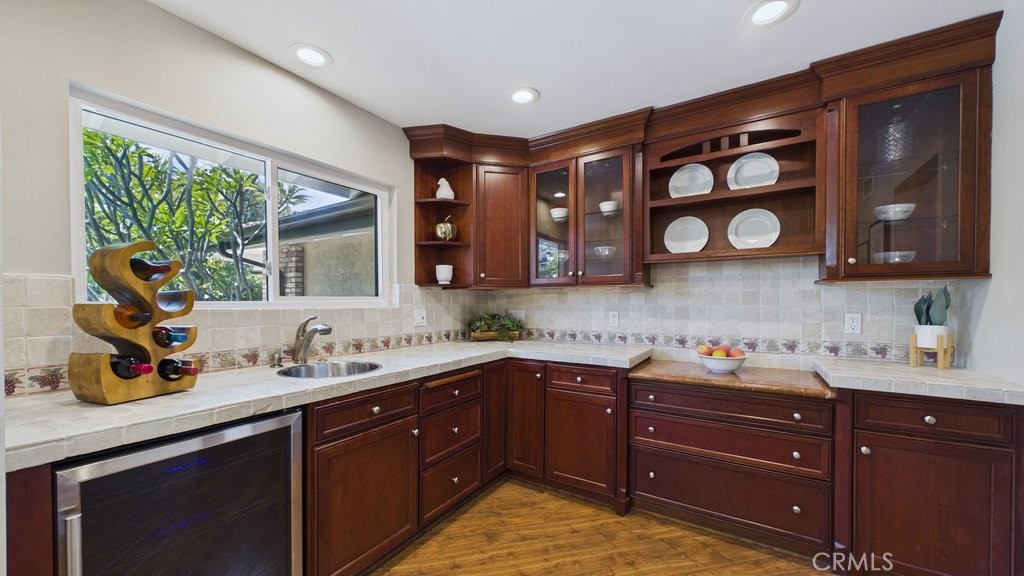 340 Toyon