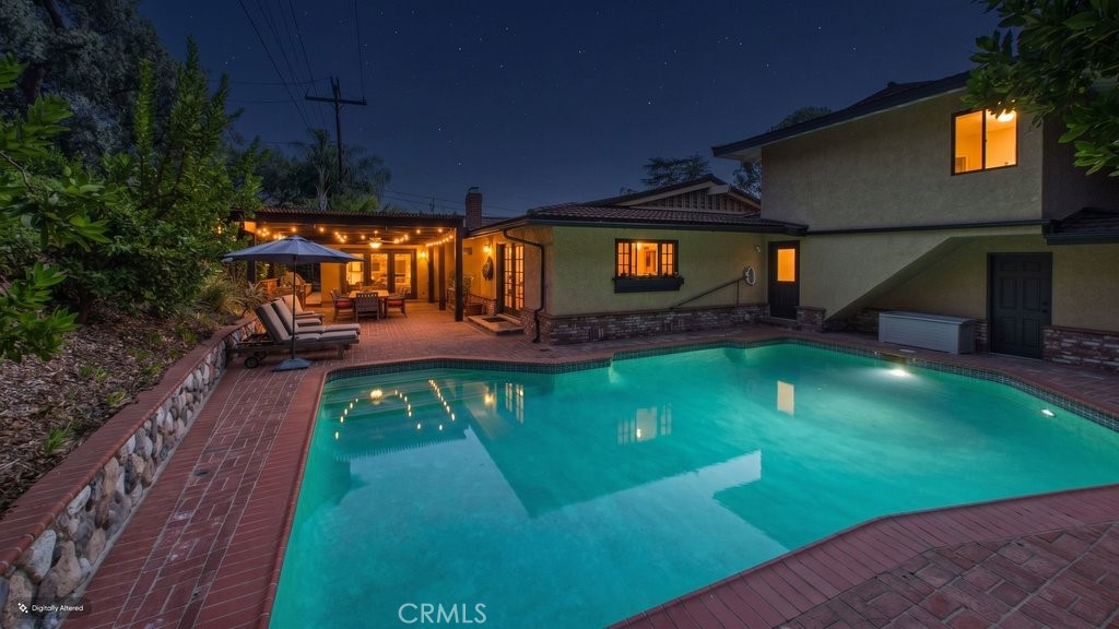 340 Toyon