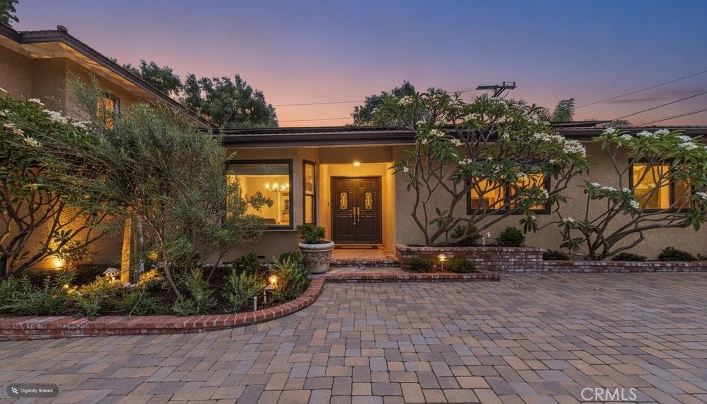 340 Toyon