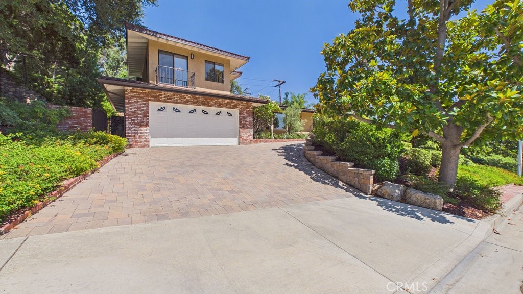 340 Toyon
