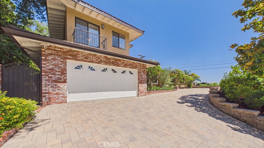 340 Toyon