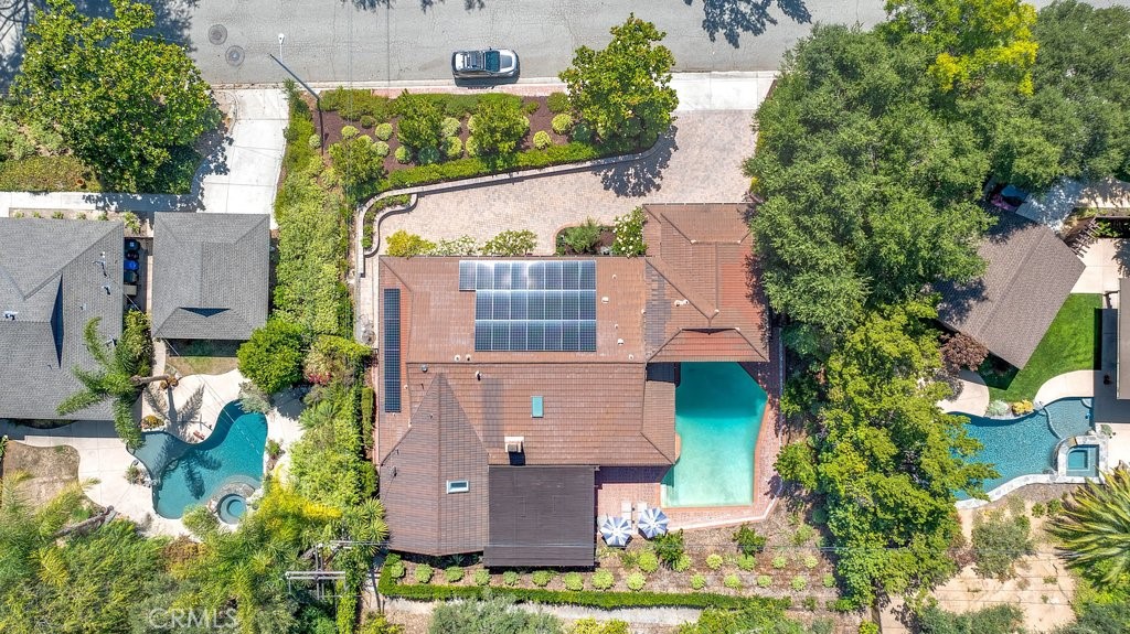 340 Toyon