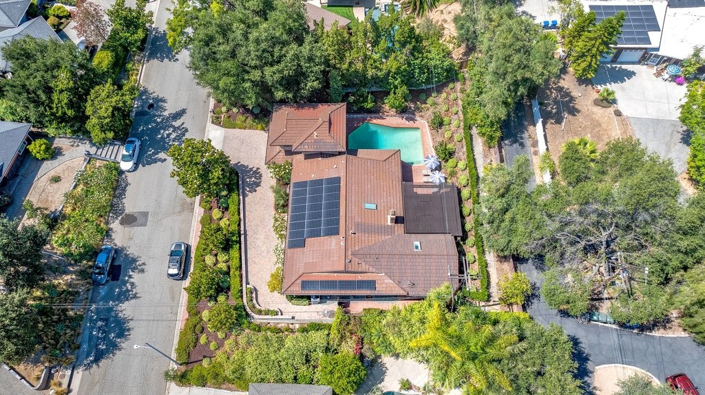 340 Toyon